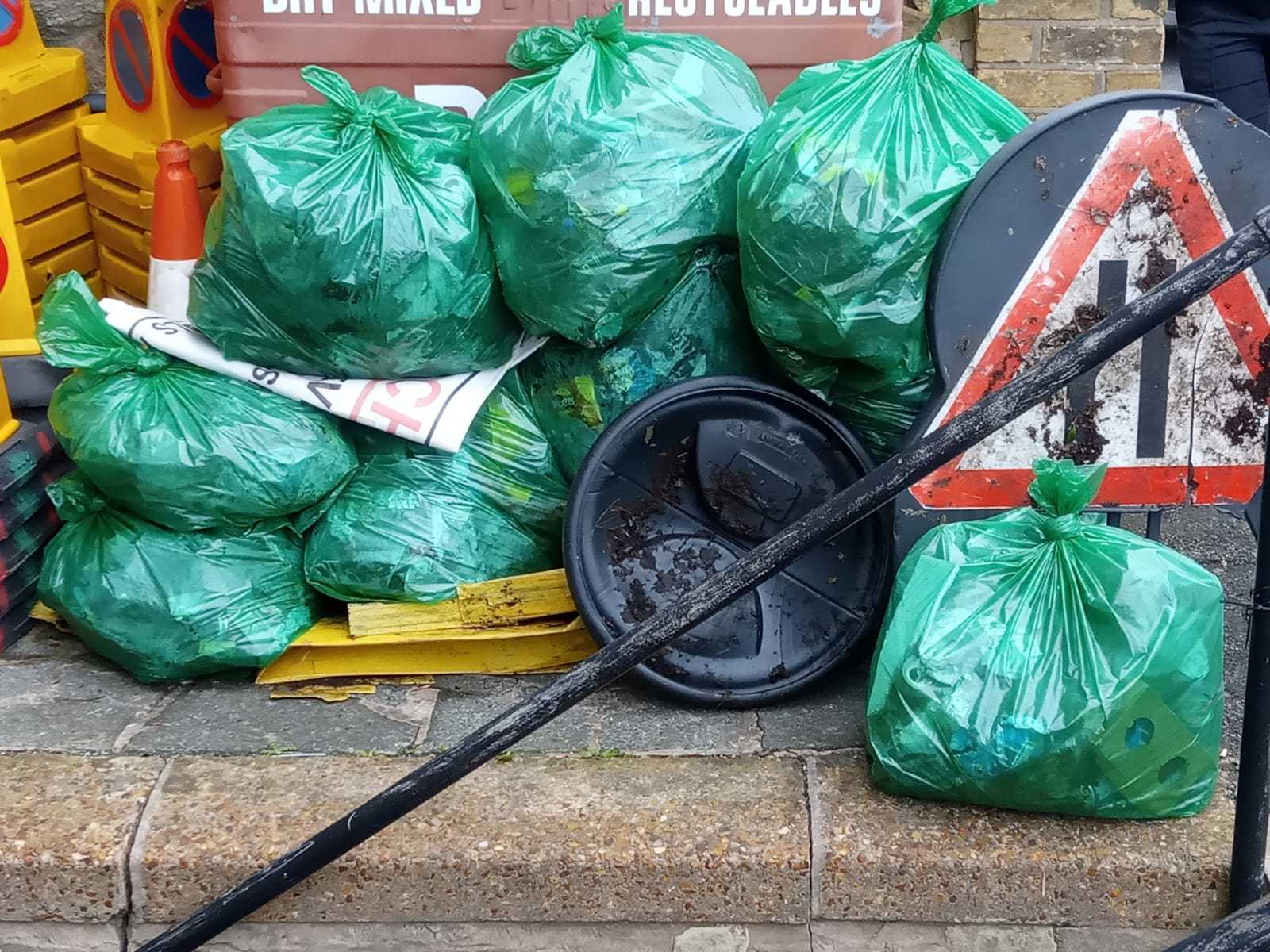 Litter picked by the Ventnor Wombles. 