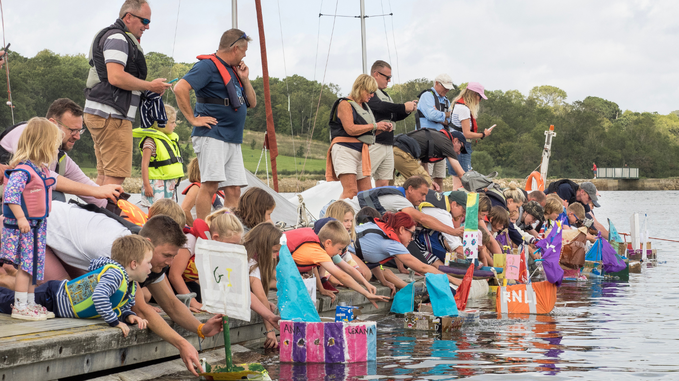 Crabbing, beach games and decorated boats for Bembridge Harbour Fun Weekend